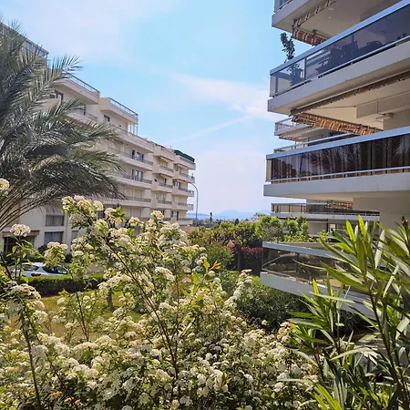 2 Pieces, Juan Les Pins, 400 M, Parking * Antibes