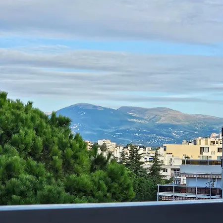 2 Pieces, Juan Les Pins, 400 M, Parking *